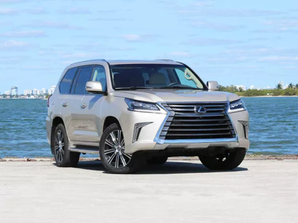 Dịch vụ thay Kính chắn gió xe Lexus LX 570 tận nơi